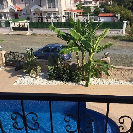 Fabulous 3 Bedroom In With Pool *