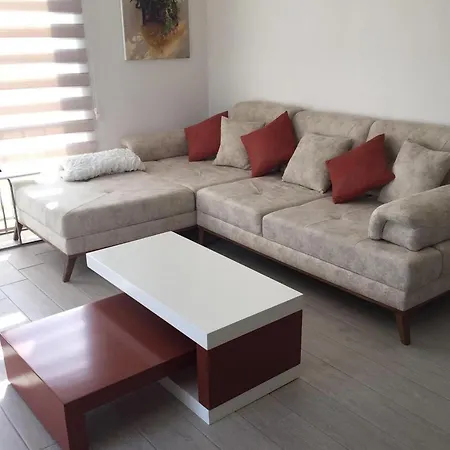 Fabulous 3 Bedroom In With Pool דירה