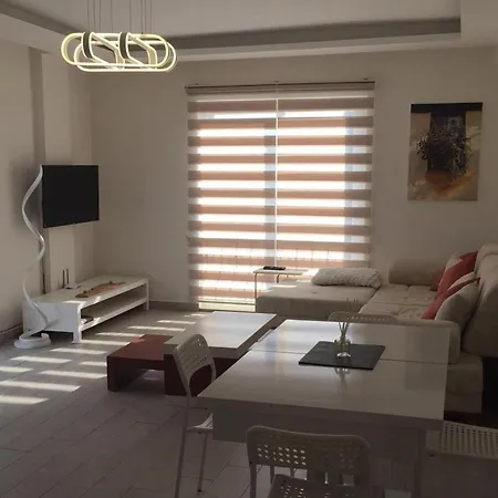 Fabulous 3 Bedroom In With Pool דירה *