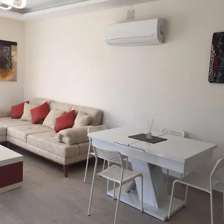 דירה Fabulous 3 Bedroom In With Pool דליאן